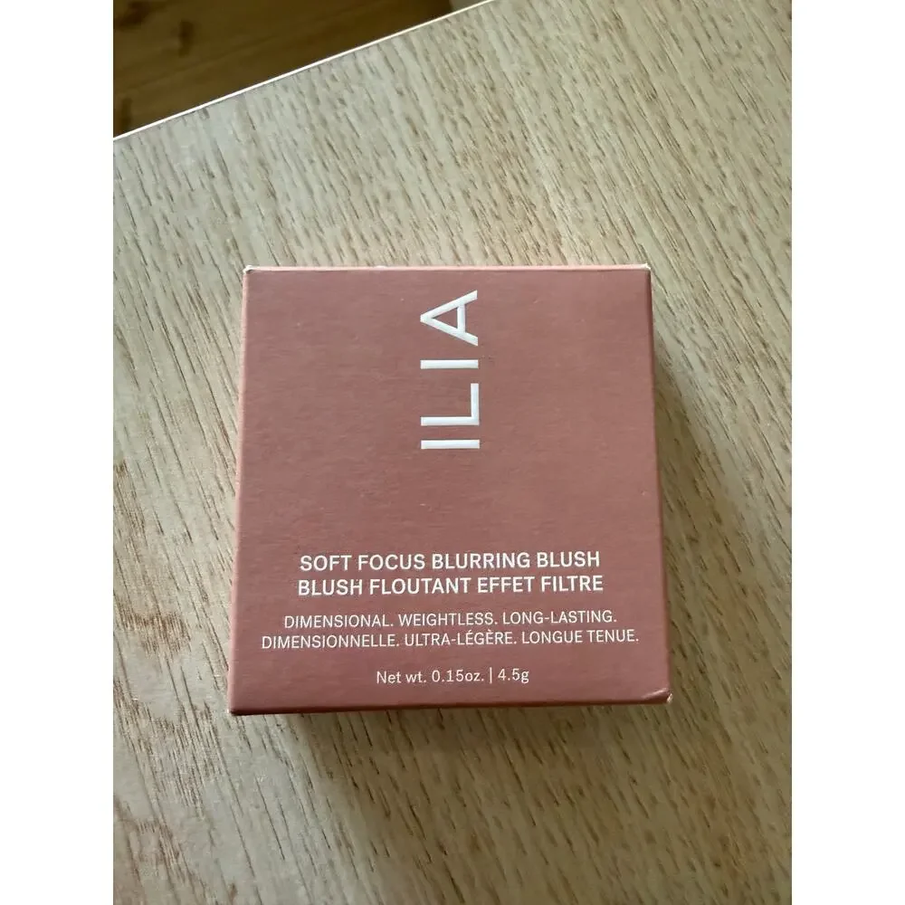 $38 New ILIA Soft Focus Blurring Blush - Sensation